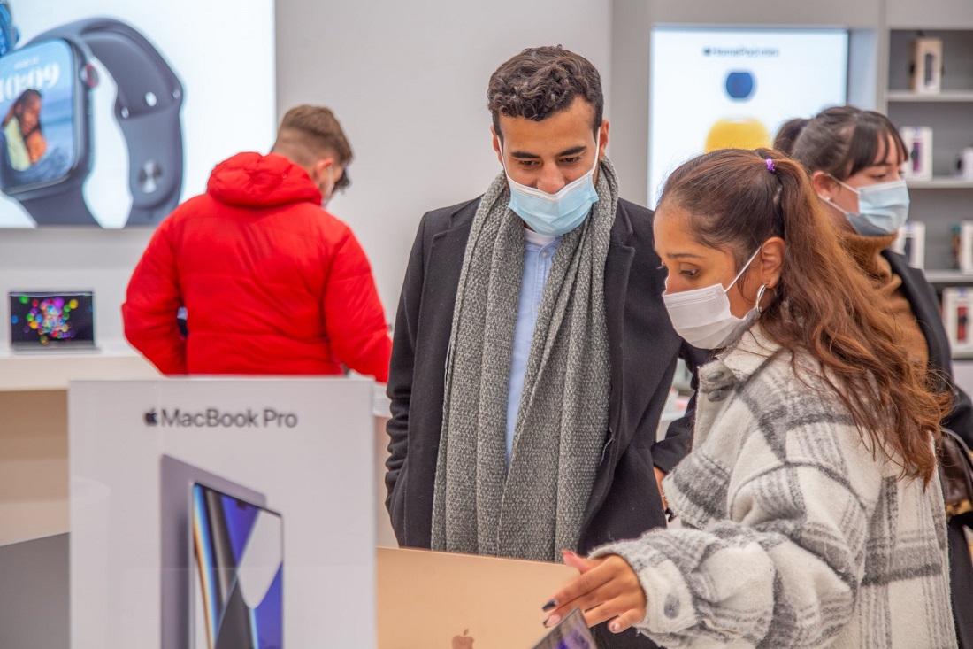Des solutions de vente au détail et de service sont disponibles sur le site, qui est situé dans le magnifique centre commercial Oasiz. Crédit photo: K-tuin