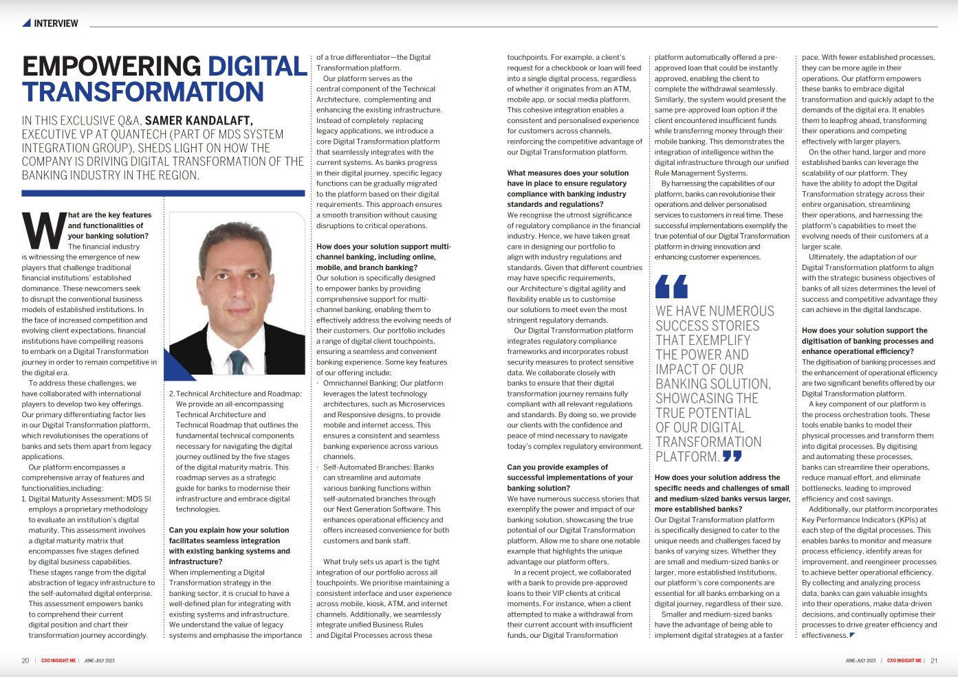 affiche une interview d'un magazine sur deux pages