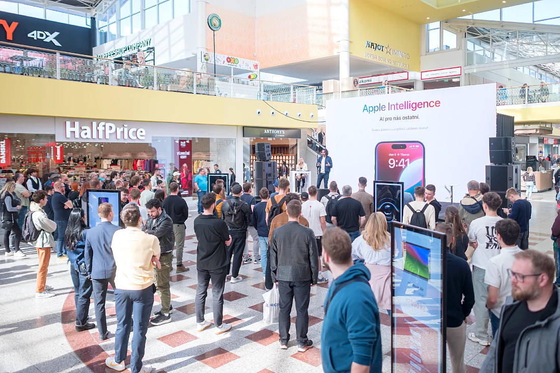 Vue générale d’un centre commercial où se déroulait une présentation Apple