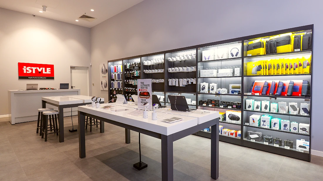 Intérieur d'un magasin high-tech